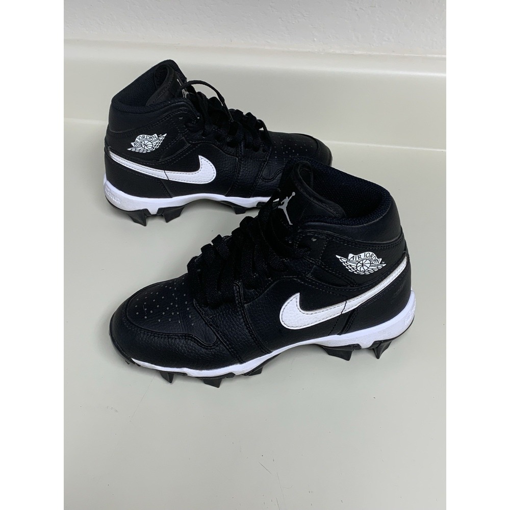 Air Jordan 1 Mid Football Cleats Boys Size 2.5Youth Black & White Fastflex Shoes
